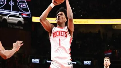 惨遭滑铁卢！于德豪5分钟内累计5犯离场，孙桐林仅得0分两犯，球队重担谁能扛？